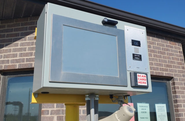 outdoor kiosk monitor