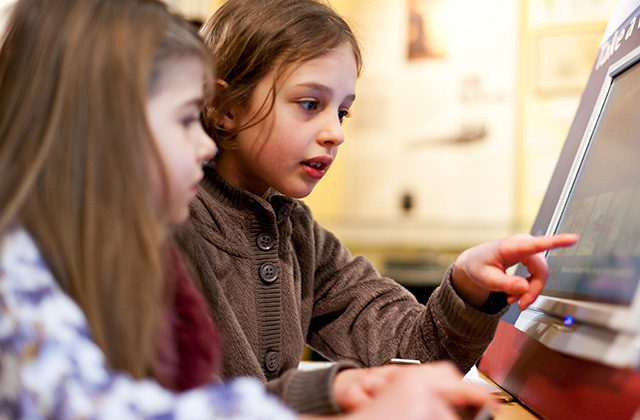 4:3 Aspect Ratio Monitors or touch screens for Museums