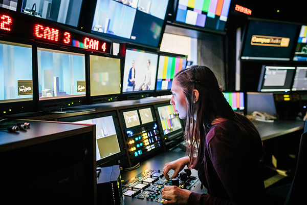 industrial lcd monitors, touchscreens for factories, rugged displays, industrial grade displays